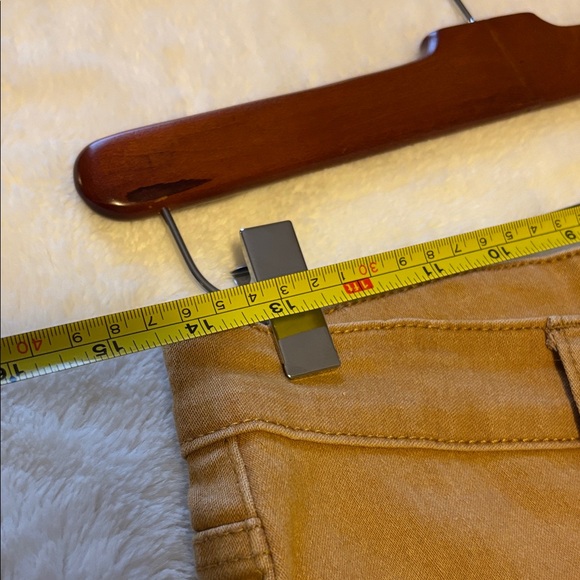 NWOT- Gold/Mistard Wide-Leg,Cropped Women Jeans, never worn with good stretch - Picture 8 of 9